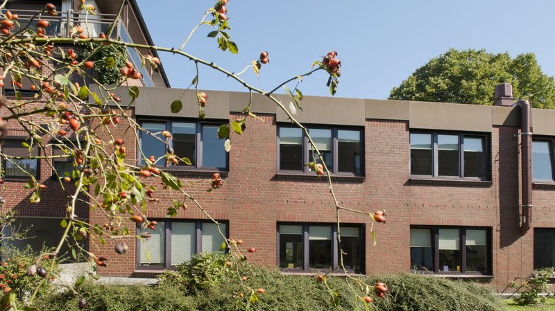 Blick durch den Garten auf den Treffpunkt Wandsbek